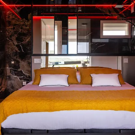 Insomnia Design Vue Port Village Naturiste Apartament