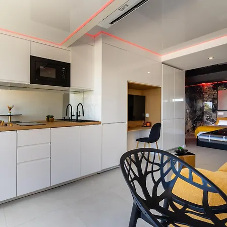Insomnia Design Vue Port Village Naturiste *