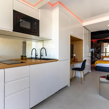 Insomnia Design Vue Port Village Naturiste * Agde